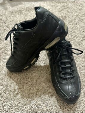 Nike Air Max 95 Supreme Black Leather Athletic Lace-Up Sneakers Size 9.5 NO BOX!